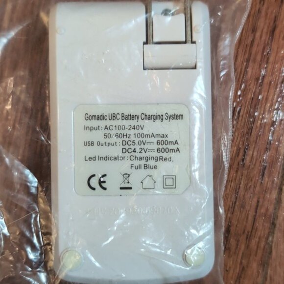 Gomadic Portable Power Batteries Chargers Cords Adapters and Accessories - Picture 7 of 9